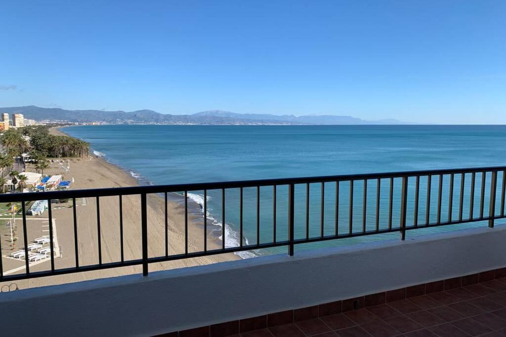 Amazing Frontline Sea Views Studio Apartment Castillo Del Vigia Torremolinos Exteriör bild