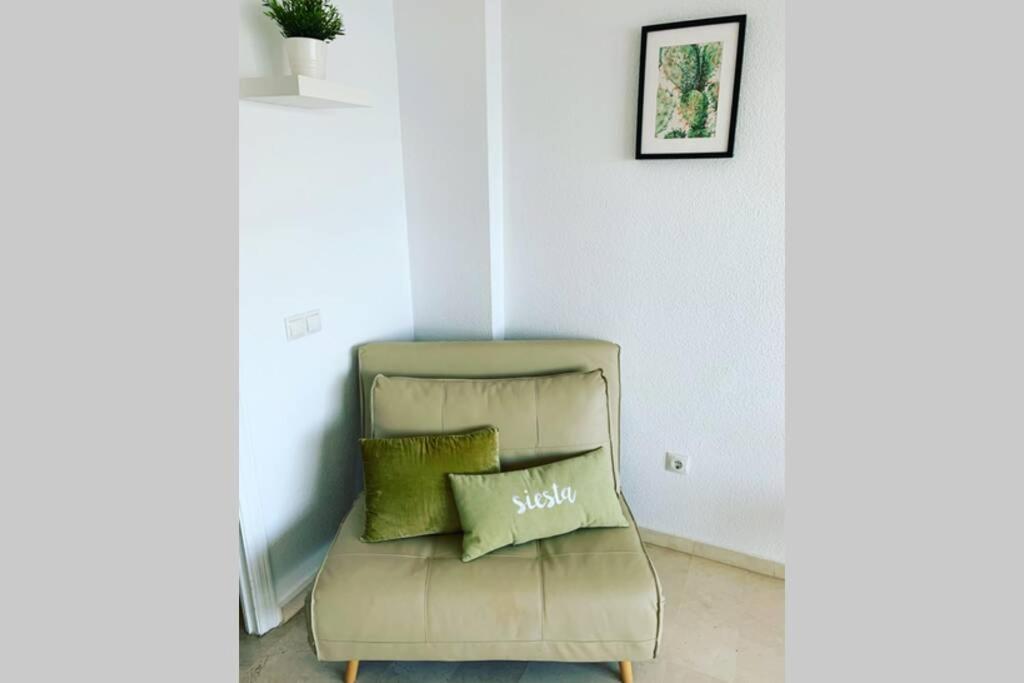 Amazing Frontline Sea Views Studio Apartment Castillo Del Vigia Torremolinos Exteriör bild