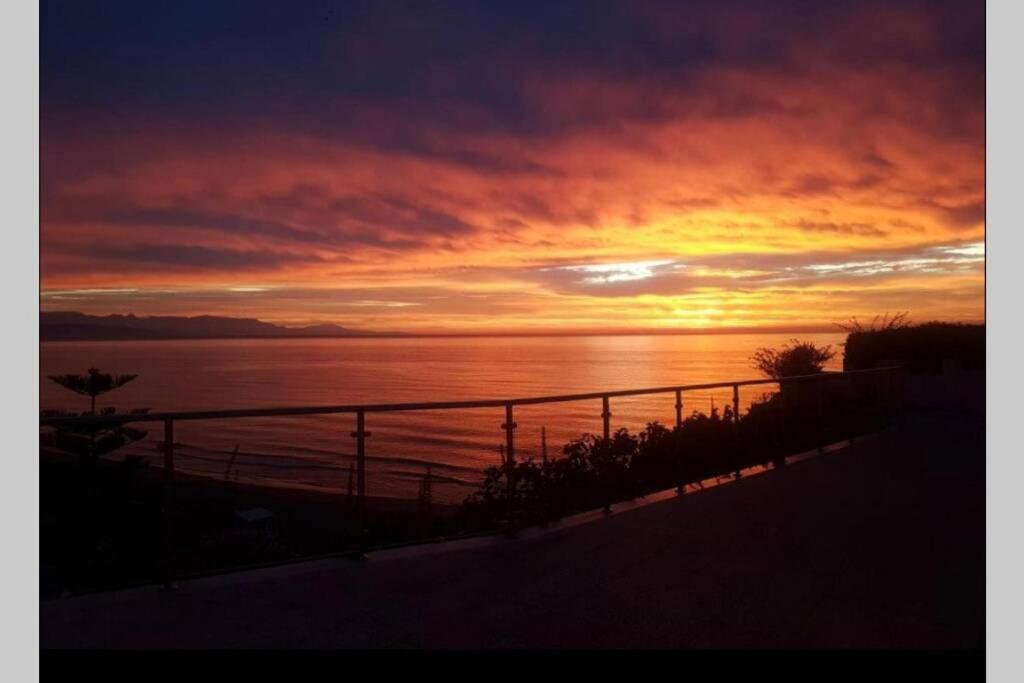 Amazing Frontline Sea Views Studio Apartment Castillo Del Vigia Torremolinos Exteriör bild