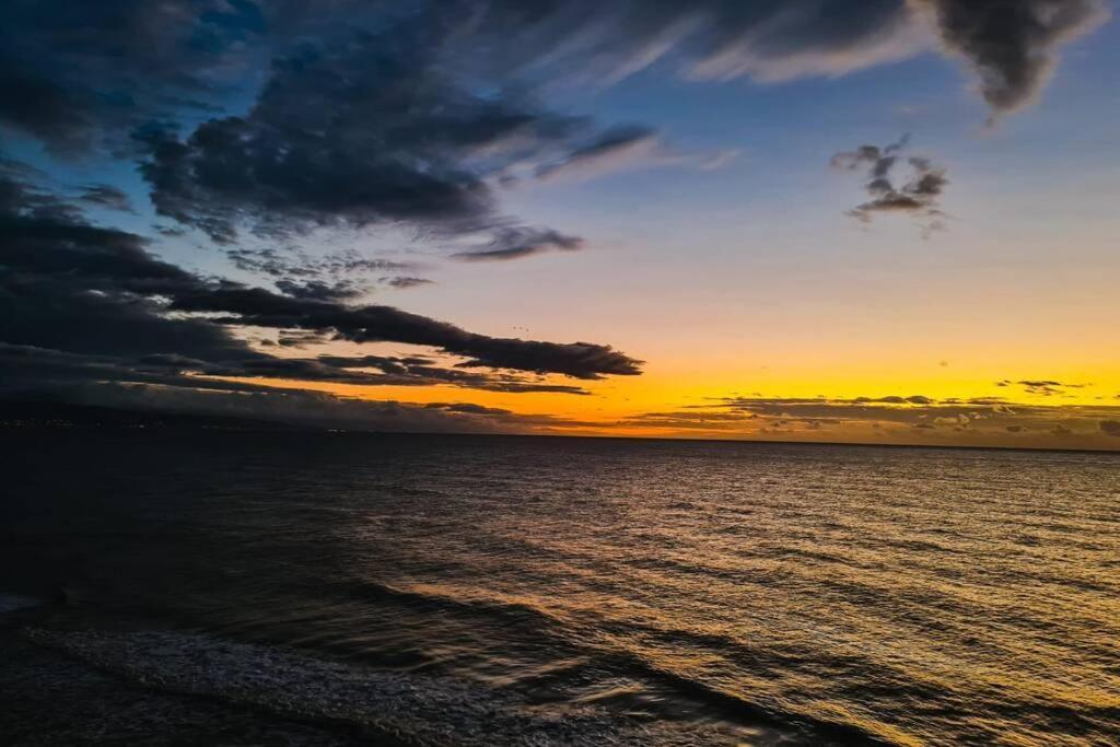 Amazing Frontline Sea Views Studio Apartment Castillo Del Vigia Torremolinos Exteriör bild
