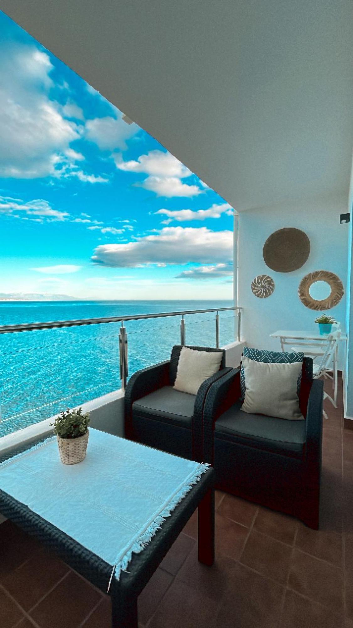 Amazing Frontline Sea Views Studio Apartment Castillo Del Vigia Torremolinos Exteriör bild