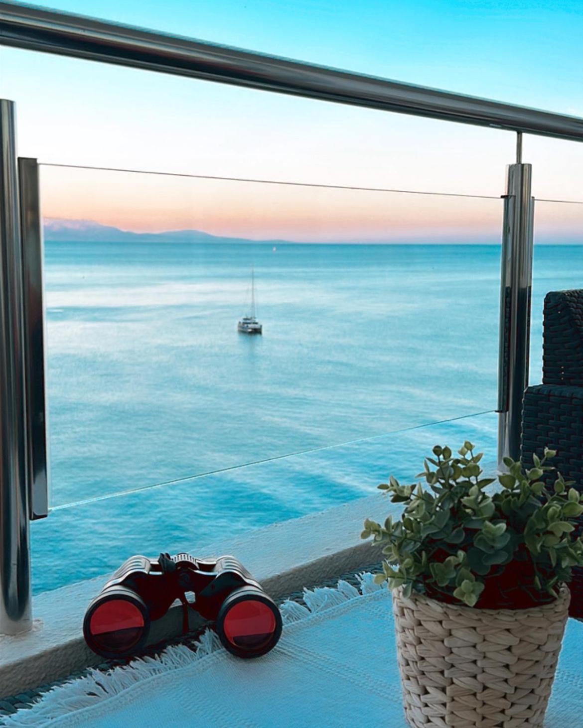 Amazing Frontline Sea Views Studio Apartment Castillo Del Vigia Torremolinos Exteriör bild