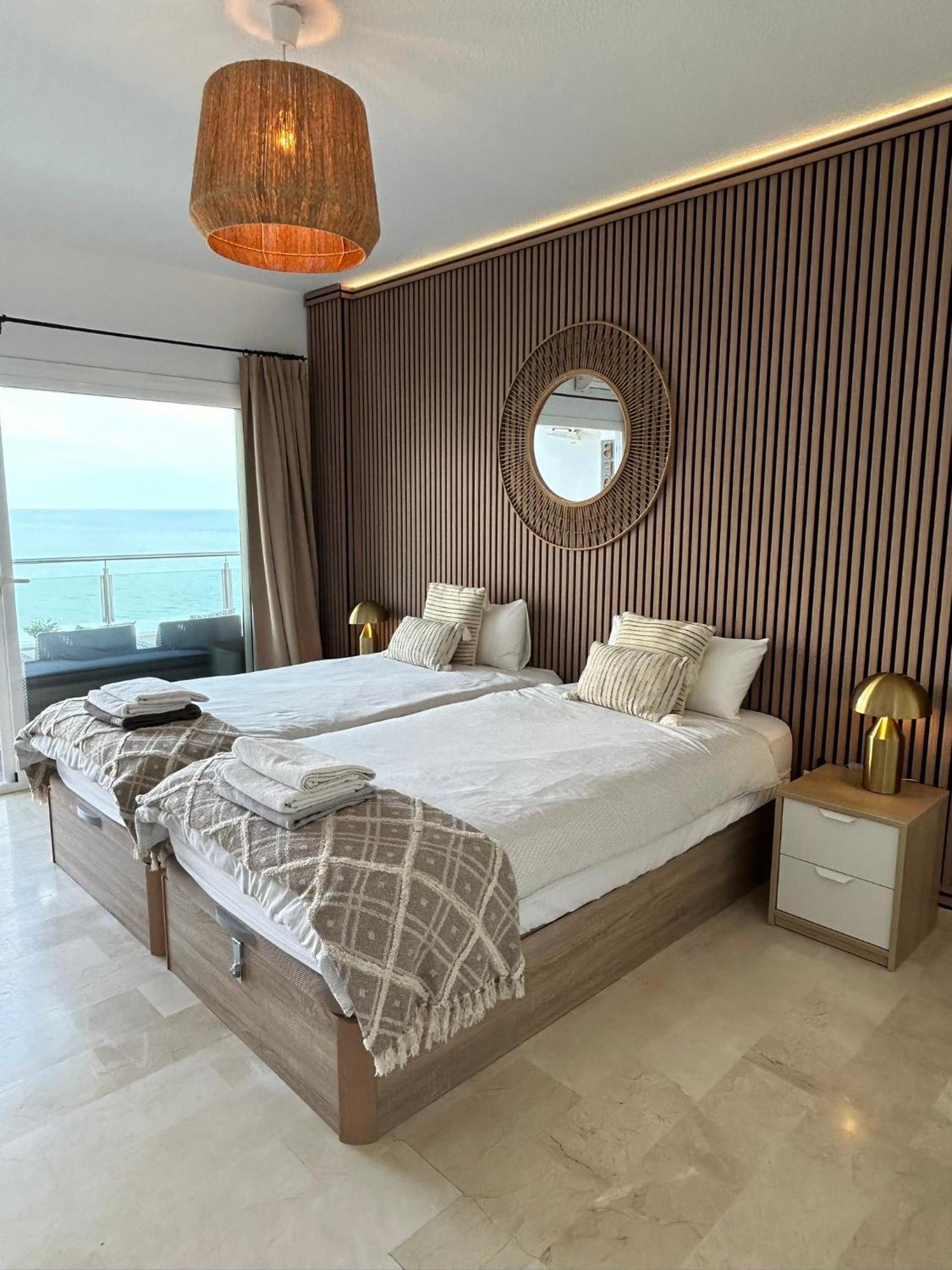 Amazing Frontline Sea Views Studio Apartment Castillo Del Vigia Torremolinos Exteriör bild